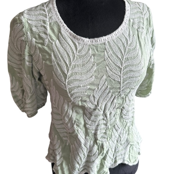 Solitaire Tops - Solitaire Mint Green Top, Beige Embroidered Botanicals – Size